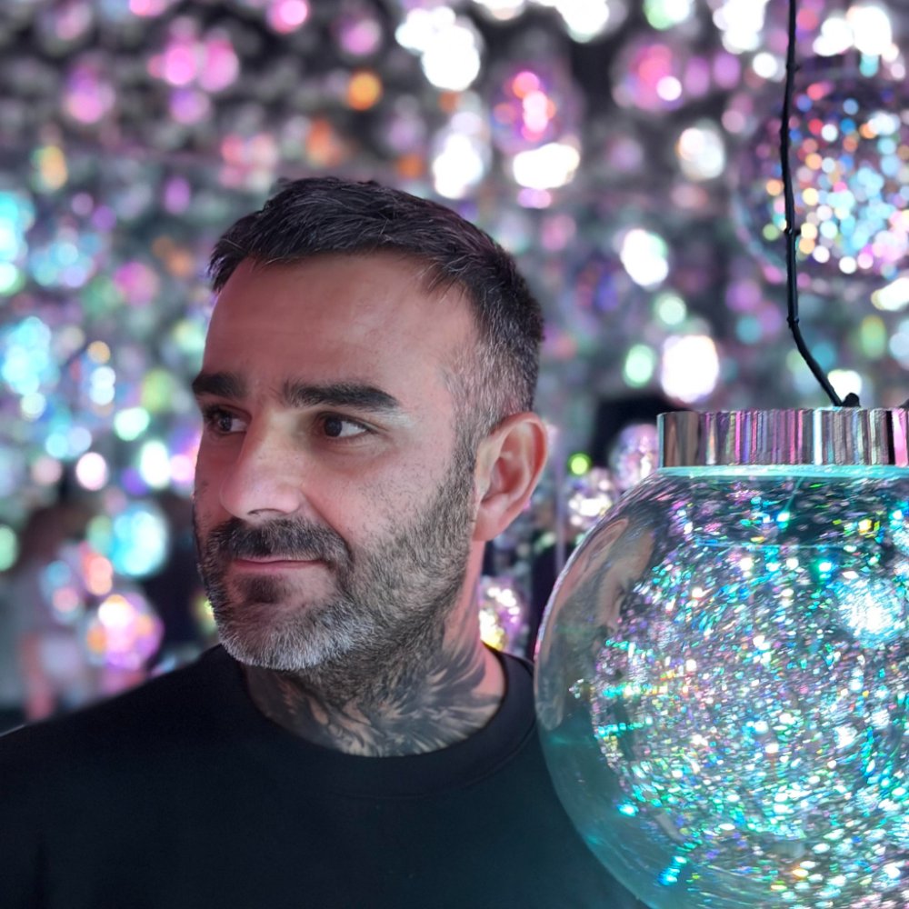 Portrait of Julien Jimenez, founder of TipPoolr